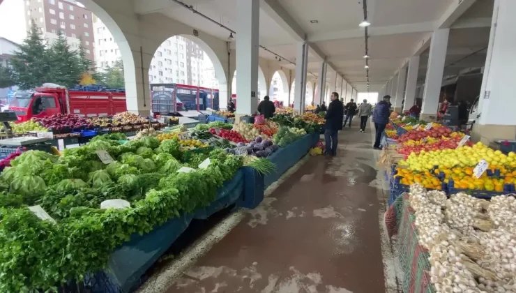 Yozgat’ta Pazarcılar Tehdit Altında: Büyük Marketler Küçük Esnafı Yok Ediyor